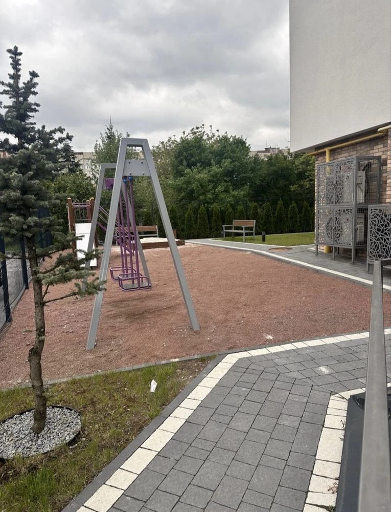 For sale 2-room apartment on вул. Брюховицька