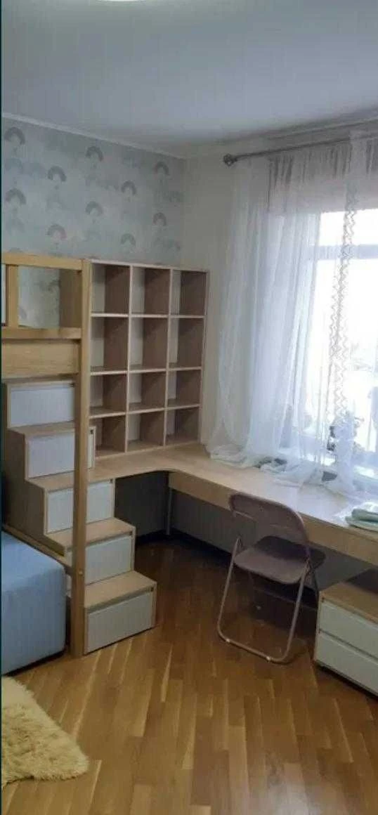 Пропонується до продажу затишна та функціональна 3-кімнатна
