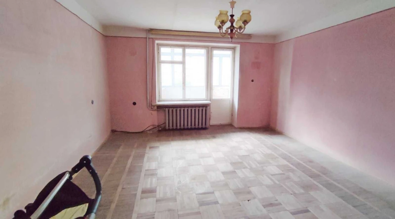 Продажа квартиры 4-комнатной по улице Кошиця