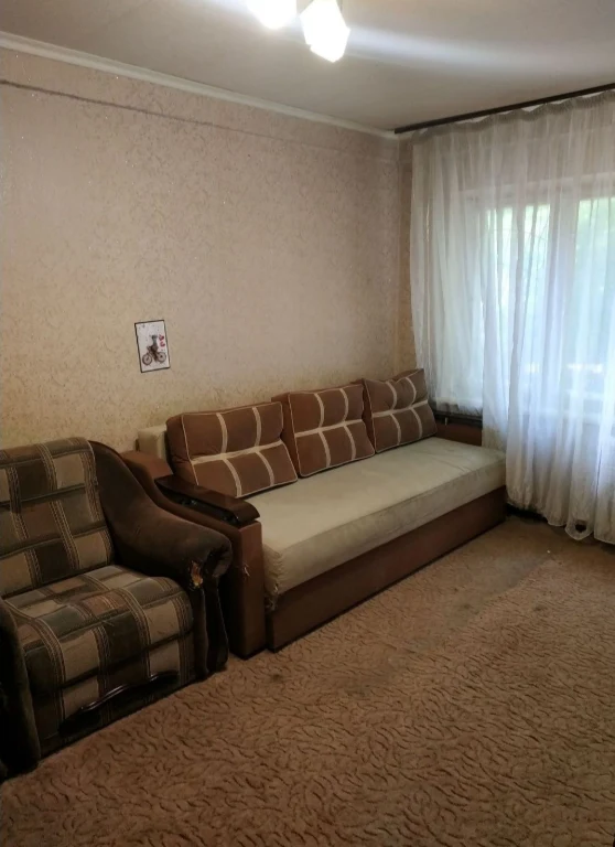 1-room apartment near Darnytsia metro station.