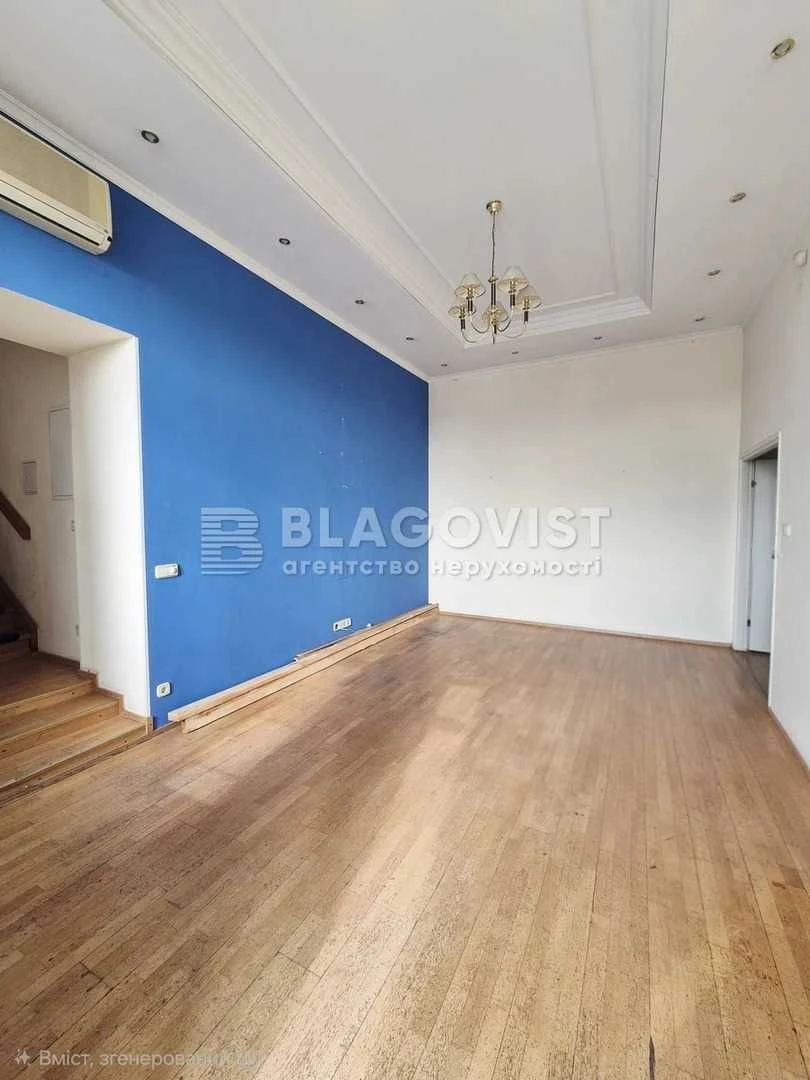 Sale of a unique two-level apartment with a view of the city center