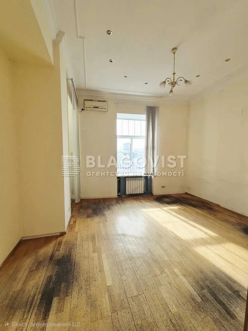 Sale of a unique two-level apartment with a view of the city center