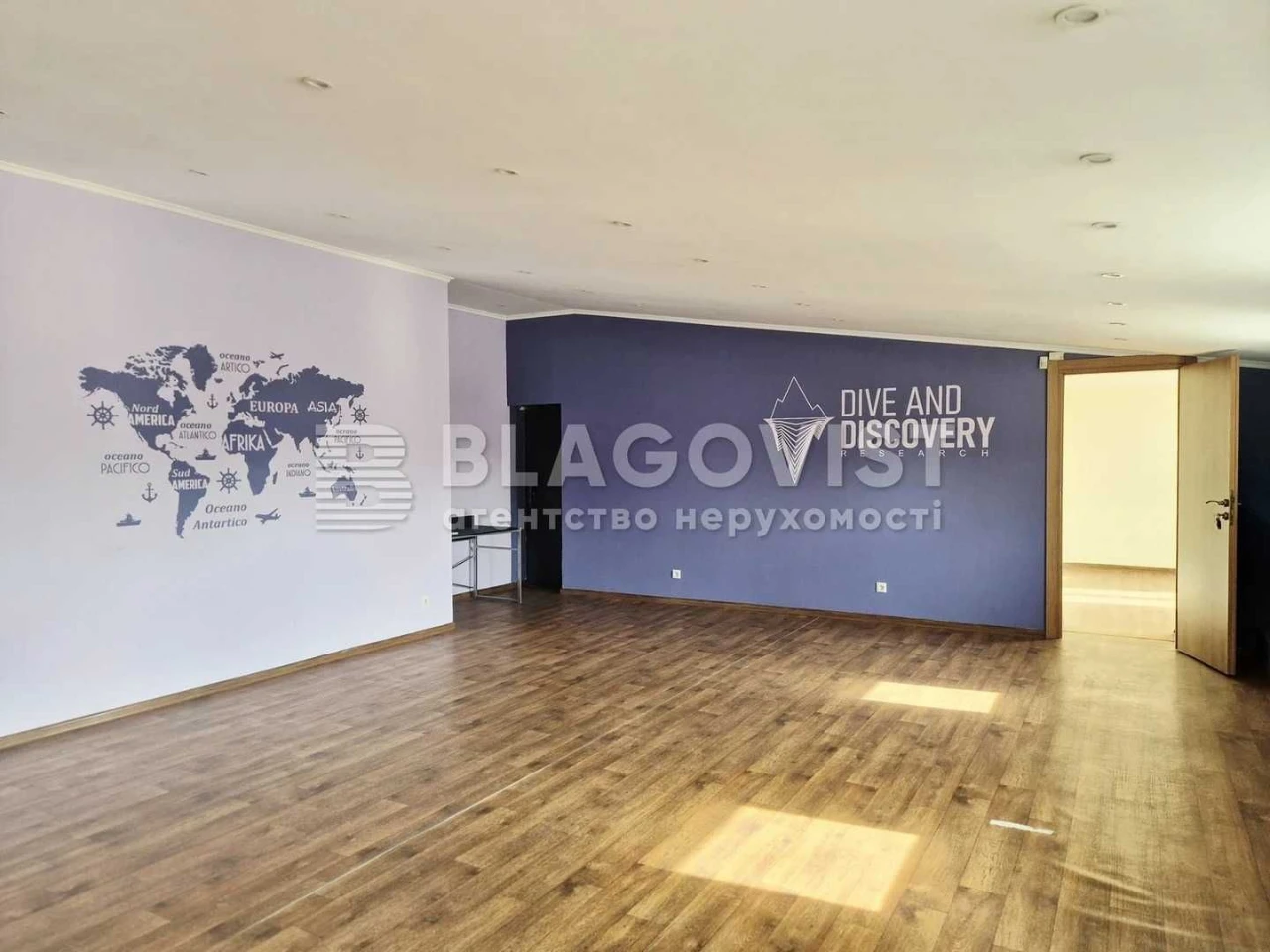 Sale of a unique two-level apartment with a view of the city center