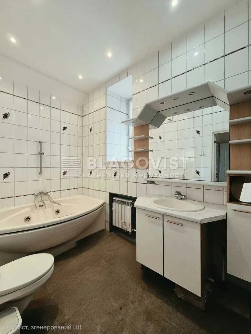 Sale of a unique two-level apartment with a view of the city center