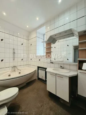 Sale of a unique two-level apartment with a view of the city center