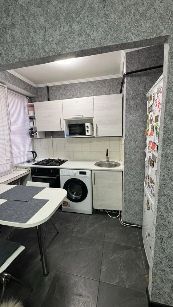 Продам 1-кімнатну квартиру-студію на Березняках