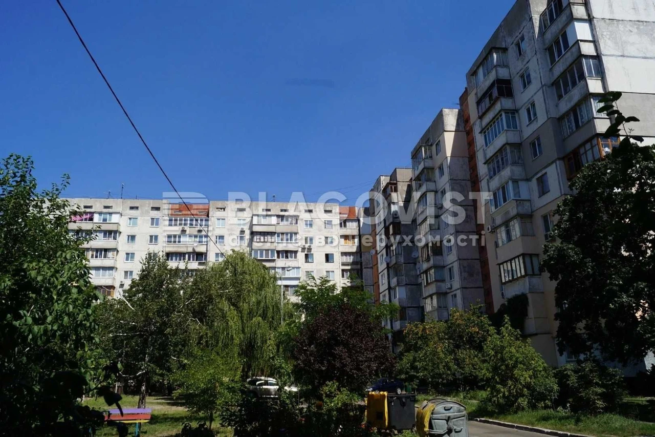 Продажа квартиры в Радужном, 2-х комн. Радужный массив, Ра