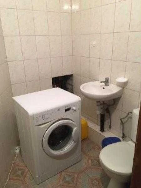 Трехкомнатная ПОЗНЯКИ ХАРЬКОВСКИЙ Вишняковская 13а 96м2