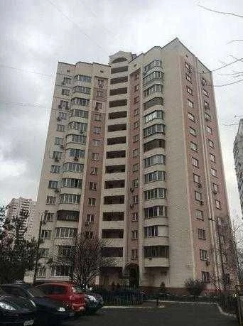 Трехкомнатная ПОЗНЯКИ ХАРЬКОВСКИЙ Вишняковская 13а 96м2