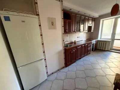 Apartment. Kyiv, Beryesteysk Street.