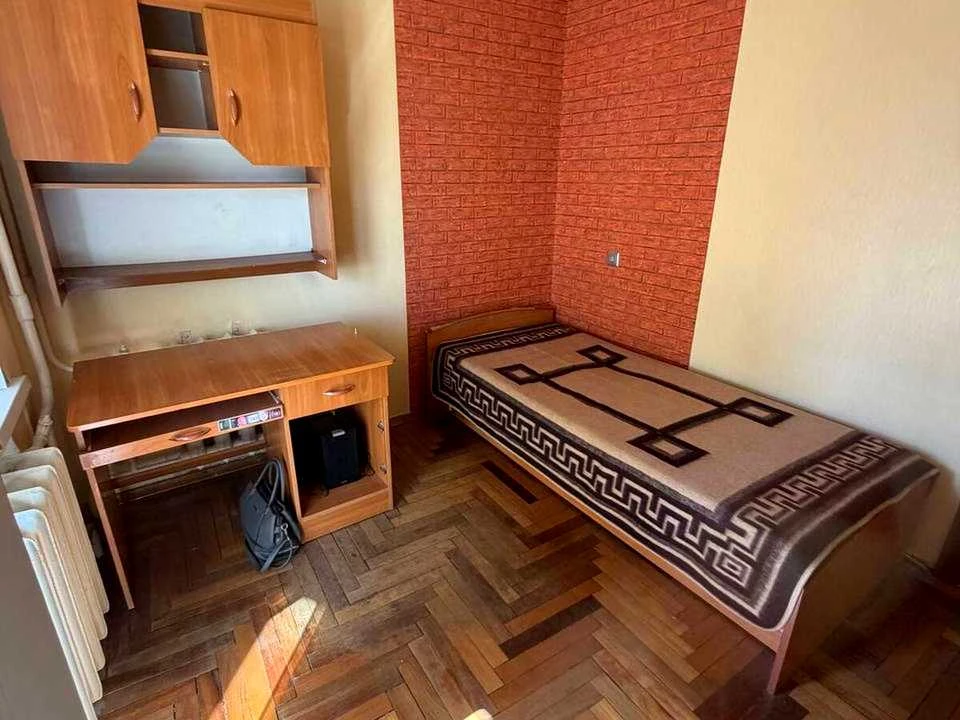 Apartment. Kyiv, Beryesteysk Street.