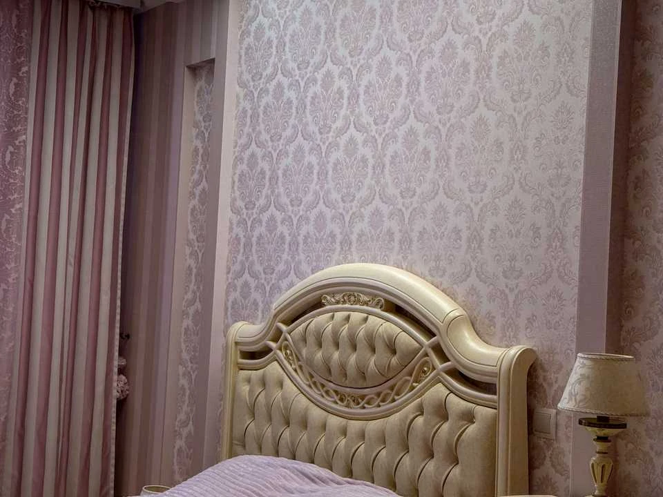 Apartment. Kyiv, Sribnokilska St.