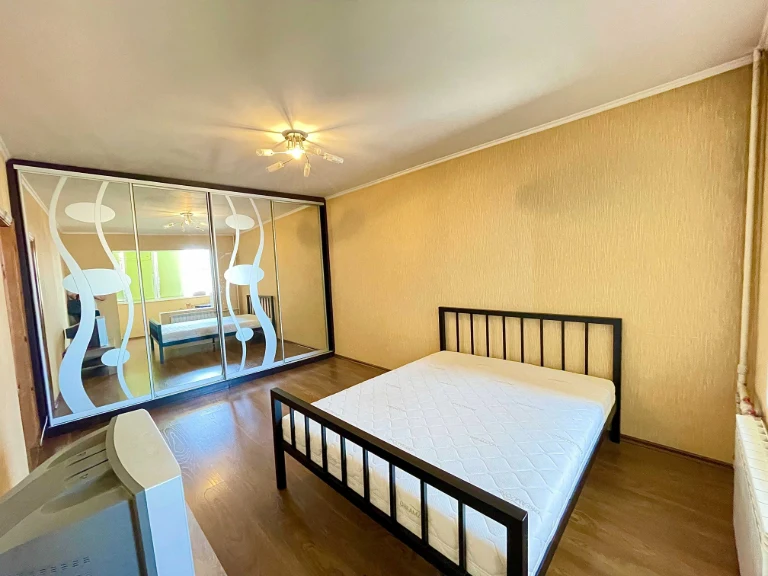 Продам 1 кімнатна квартира вулиця Олександра Кошиця 9, метро