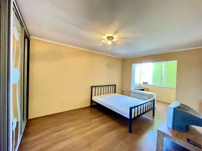 For sale 1-bedroom apartment, Alexander Koshytsia Street 9, metro