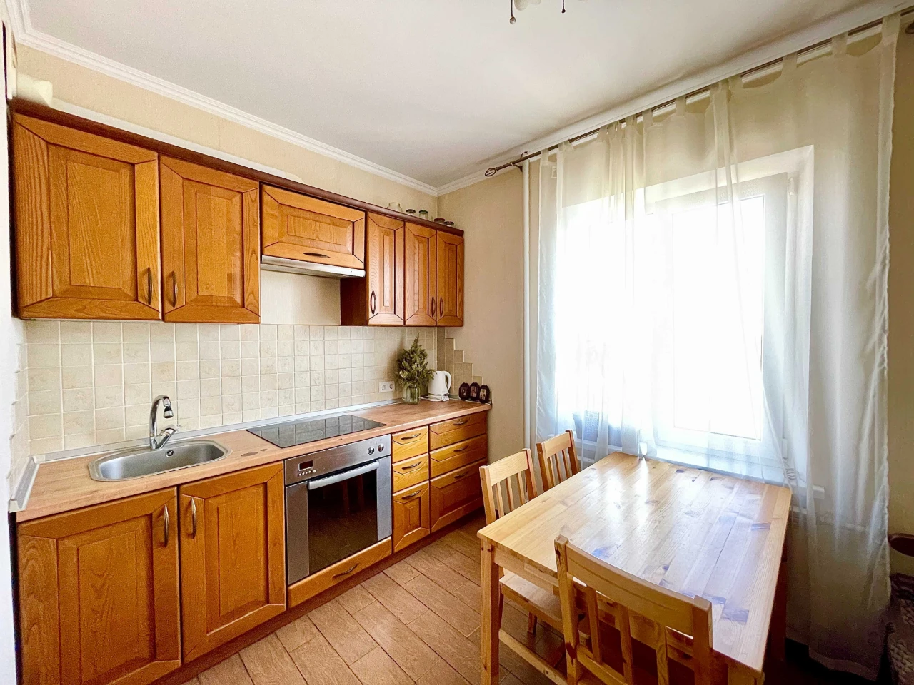 For sale 1-bedroom apartment, Alexander Koshytsia Street 9, metro