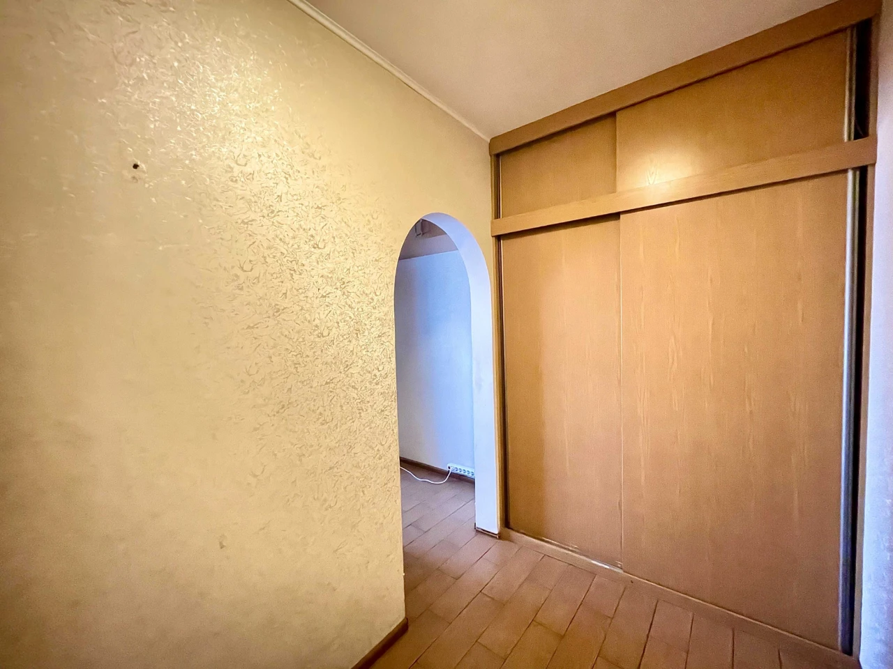 For sale 1-bedroom apartment, Alexander Koshytsia Street 9, metro