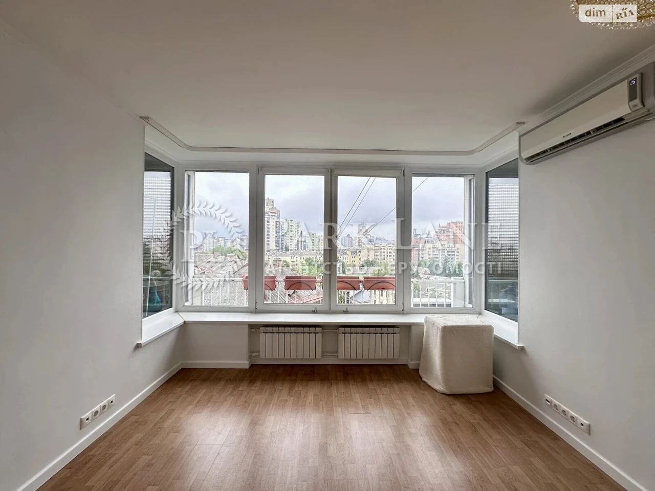 Apartment for Sale, Pecersk