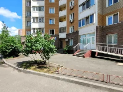 Apartment. Kyiv, Dragomanova St.