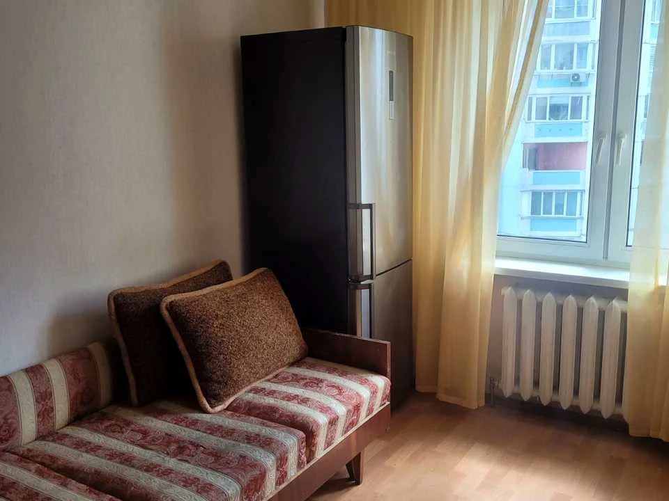 Apartment. Kyiv, Dragomanova St.