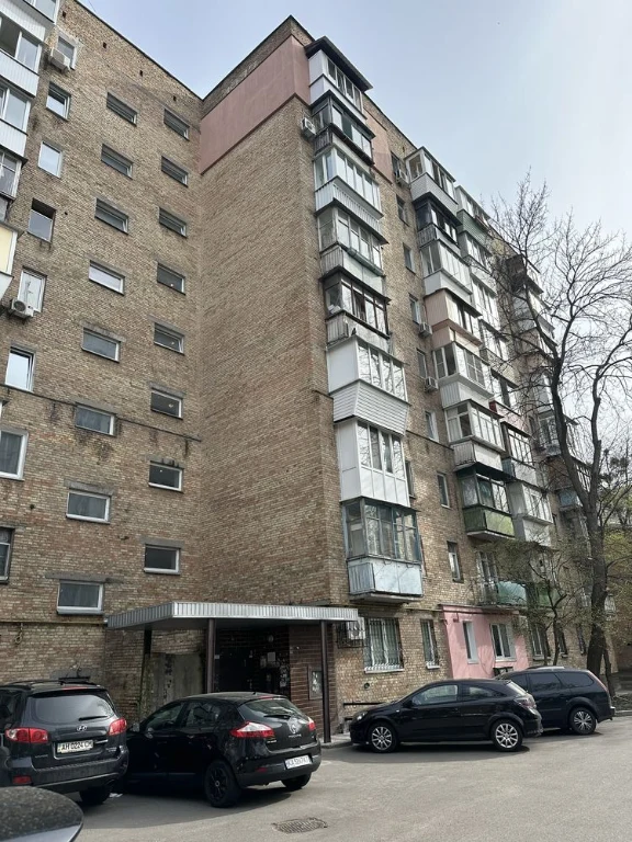 Печерск 1 комн. маленькая квартира 22 кв.м. С ремонтом и мебелью