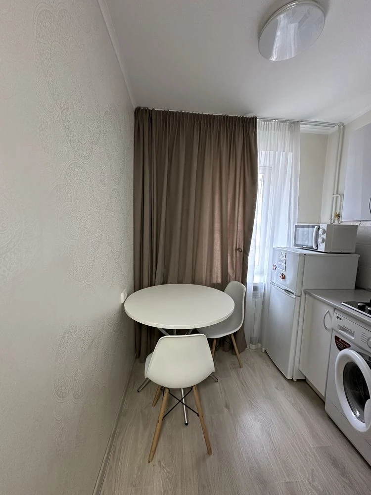 Pechersk 1 room small apartment 22 sq.m. With renovation and furniture
