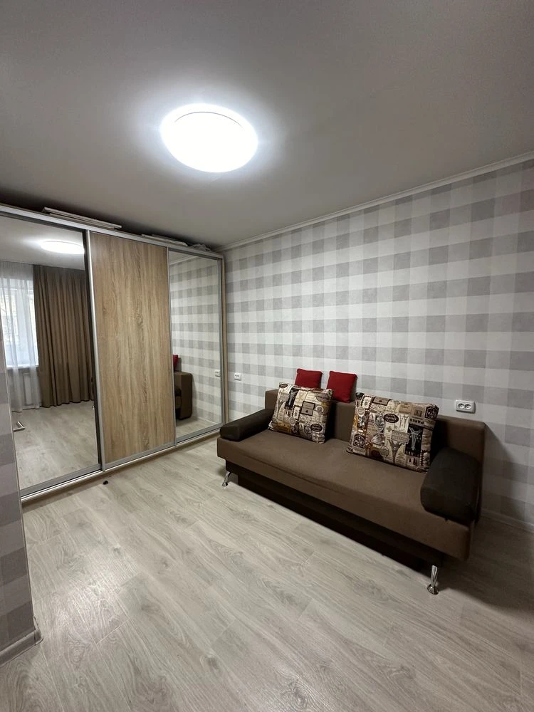 Pechersk 1 room small apartment 22 sq.m. With renovation and furniture