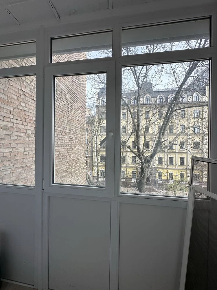 Pechersk 1 room small apartment 22 sq.m. With renovation and furniture