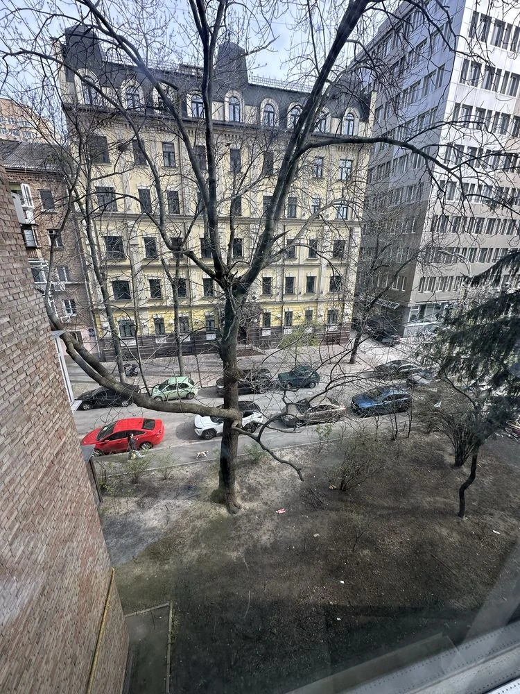 Pechersk 1 room small apartment 22 sq.m. With renovation and furniture