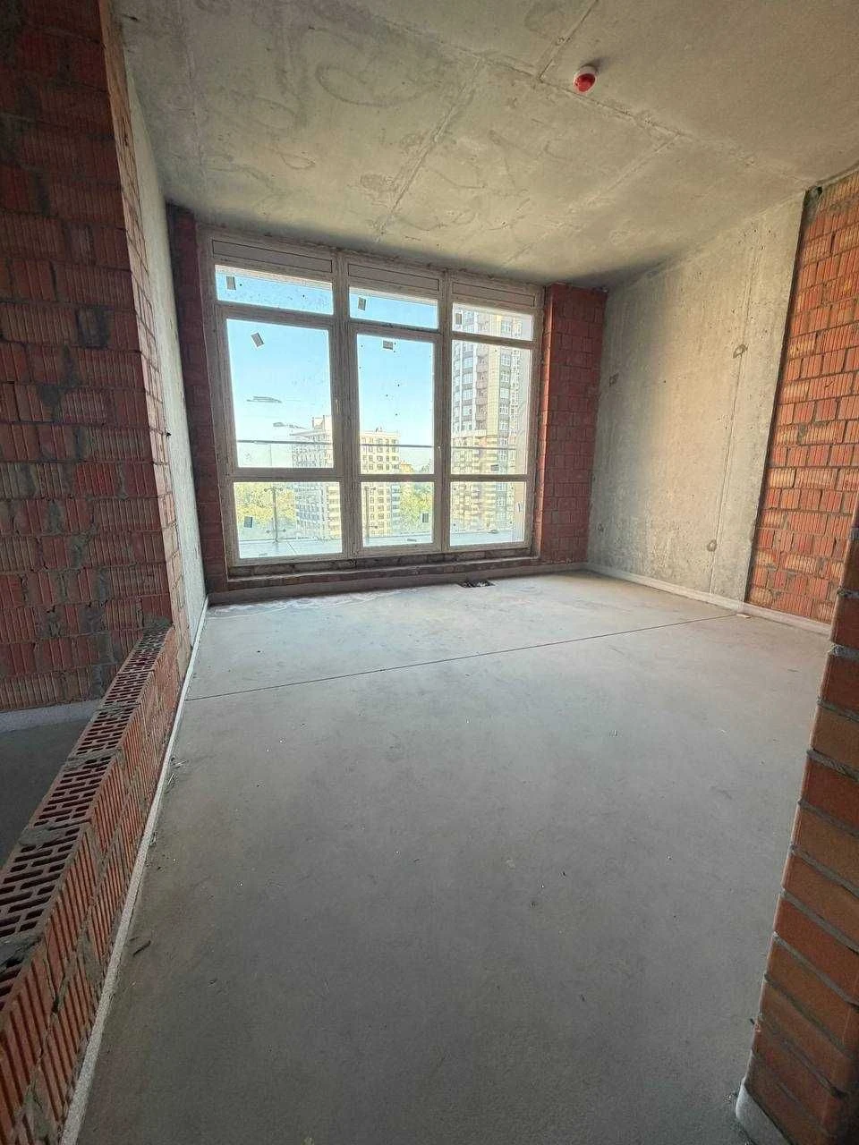 Sale of Greenville Park business class residential complex (Greenville) with a terrace