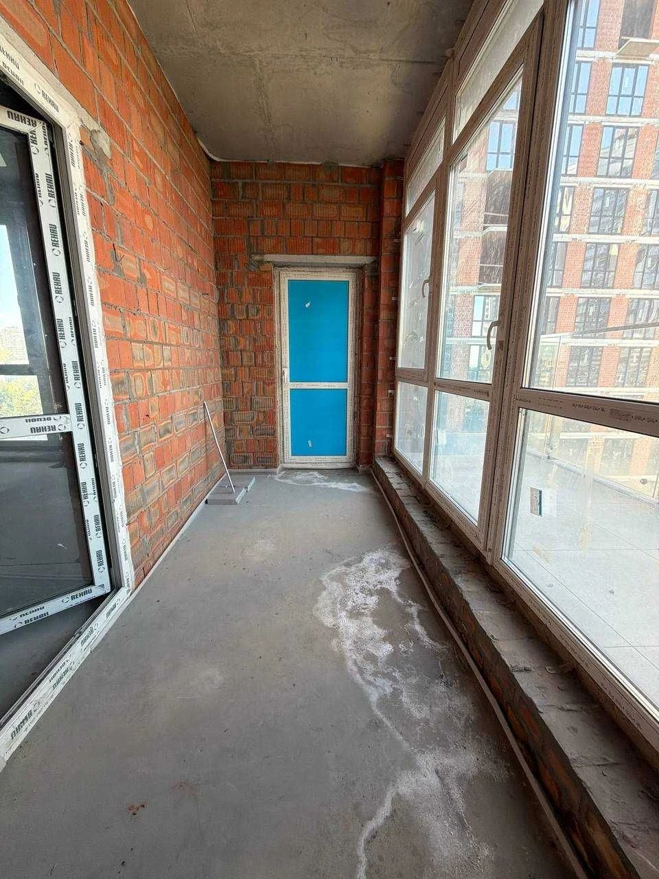 Sale of Greenville Park business class residential complex (Greenville) with a terrace
