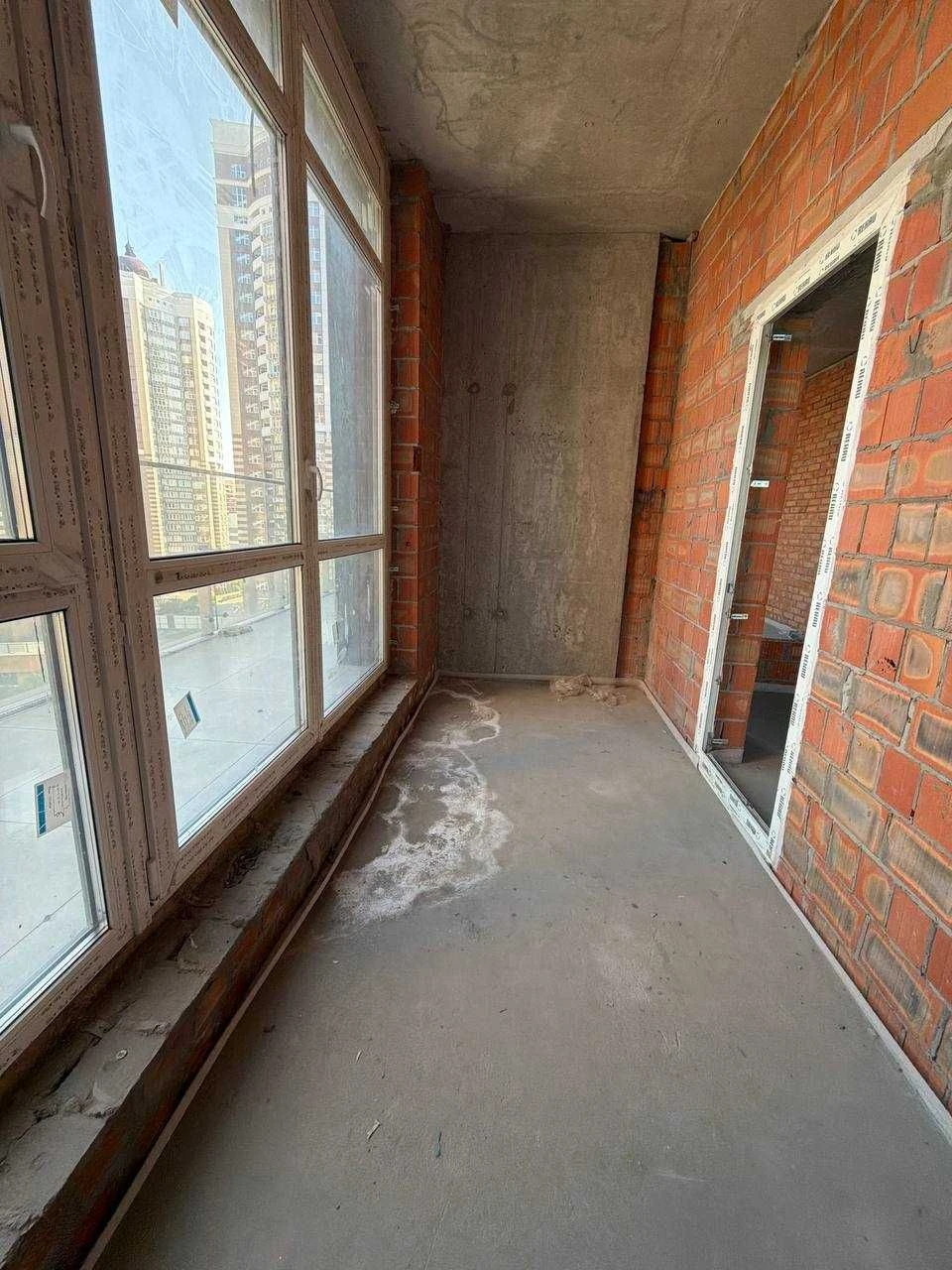 Sale of Greenville Park business class residential complex (Greenville) with a terrace