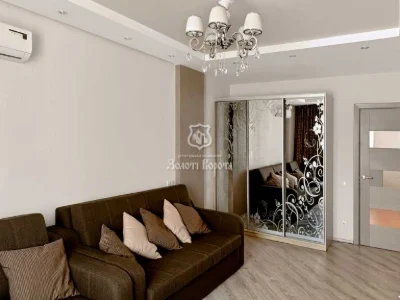 Apartment. Kyiv, Elizabeth Chvadar St.