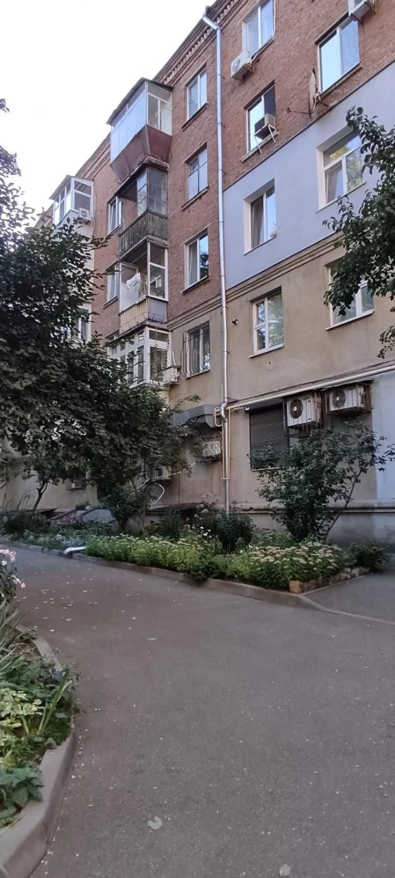 Продаж 2 кв 54 м кв. Нагорный р-н, Пр. Науки ( пр. Гагарина)
