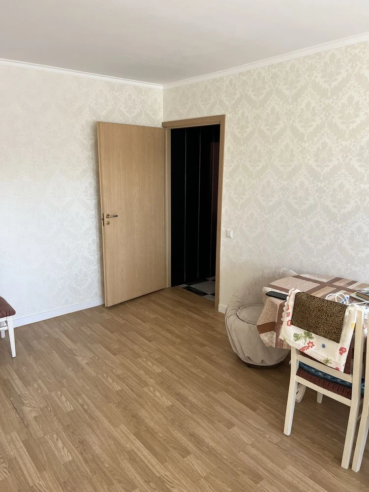 Продам 3 кімнатну квартиру на Пр. Калнишевського (Косіора)