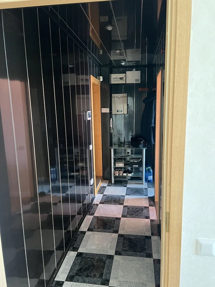 Продам 3 кімнатну квартиру на Пр. Калнишевського (Косіора)
