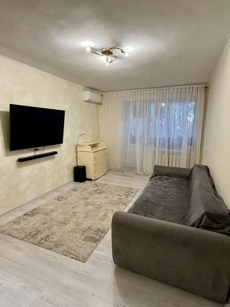 Продам 2к квартиру . Макарова