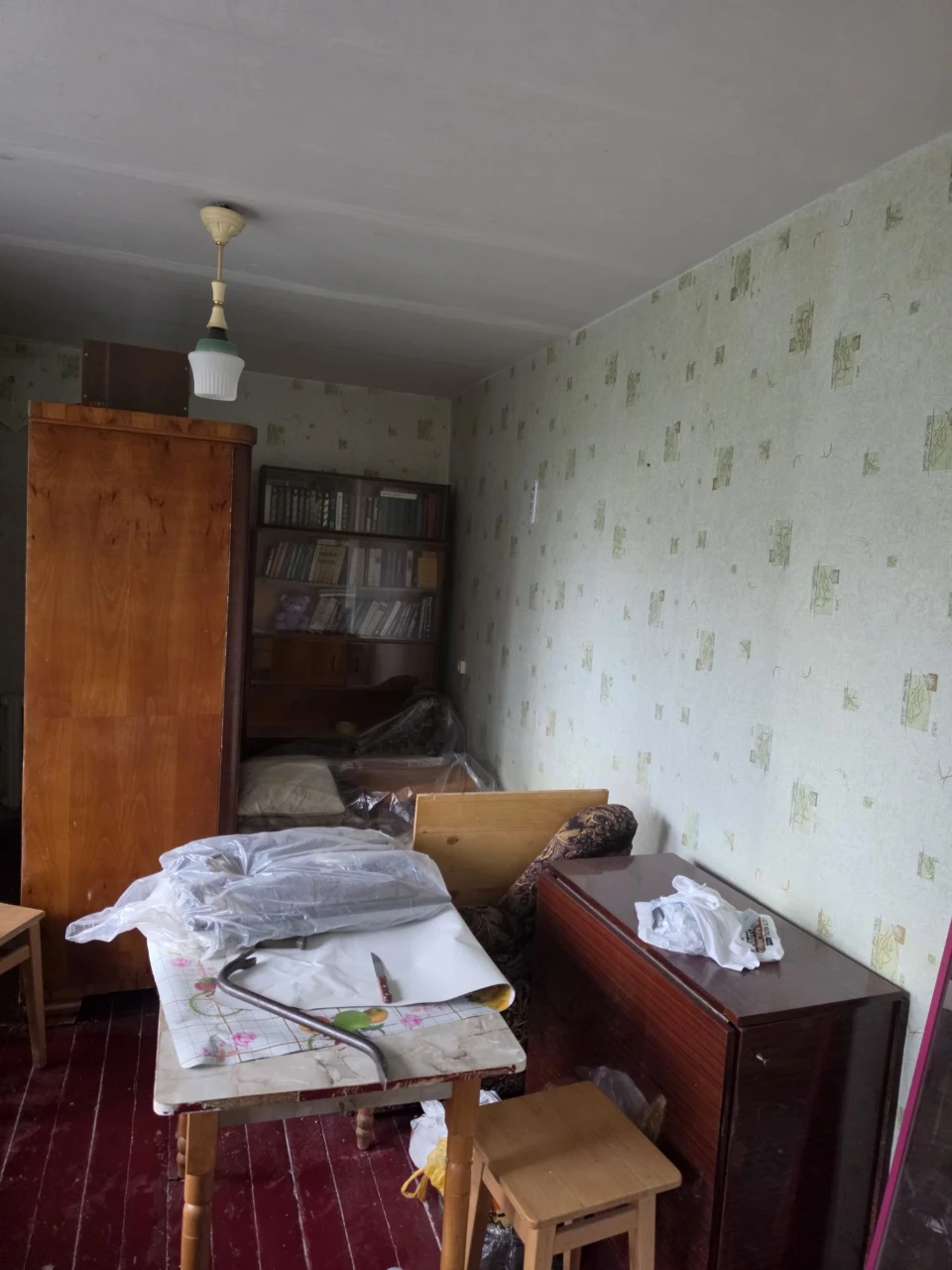 For Sale: 2-room apartment on Titova (Independence) Street, Right Bank of Polya