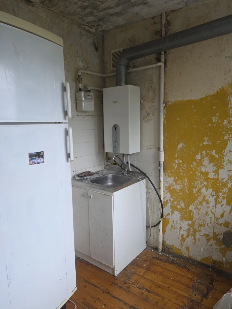For Sale: 2-room apartment on Titova (Independence) Street, Right Bank of Polya