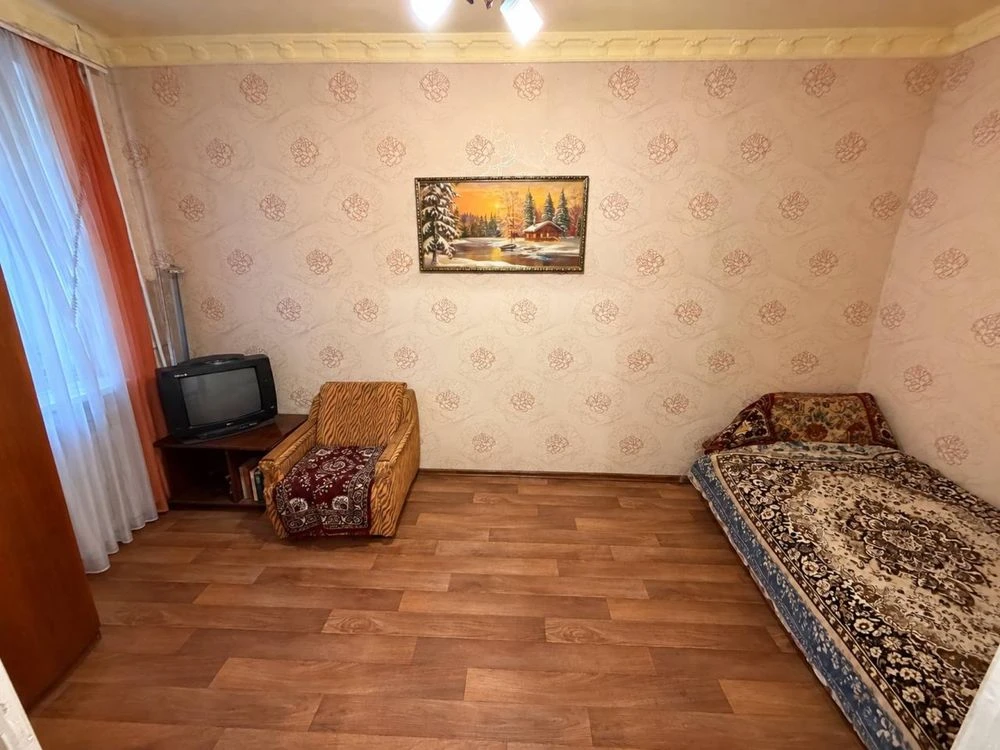 Продам, свою 2-кімнатну квартиру в Дніпрі, без комісії, адре