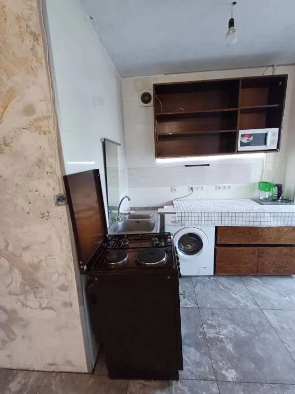 Urgent sale of 1 apartment on Tiтова Янгеля 20900 U.S. dollars.