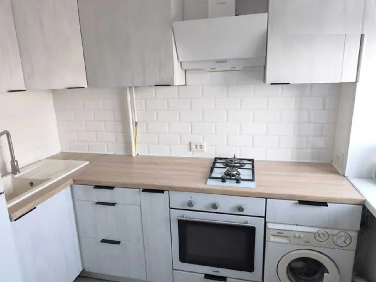 продам 2-к квартиру топовая локация на пр. Дмитрия Яворницко