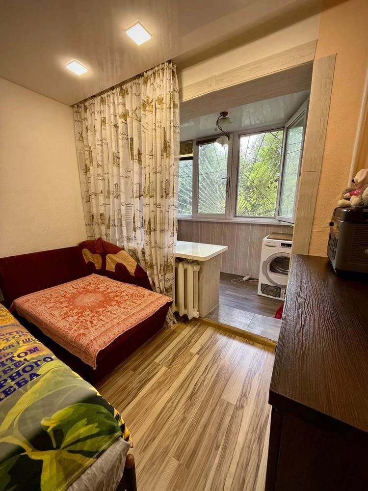 Продам трикімнатну квартиру 70 кв.м. Клочко Донецьке шосе