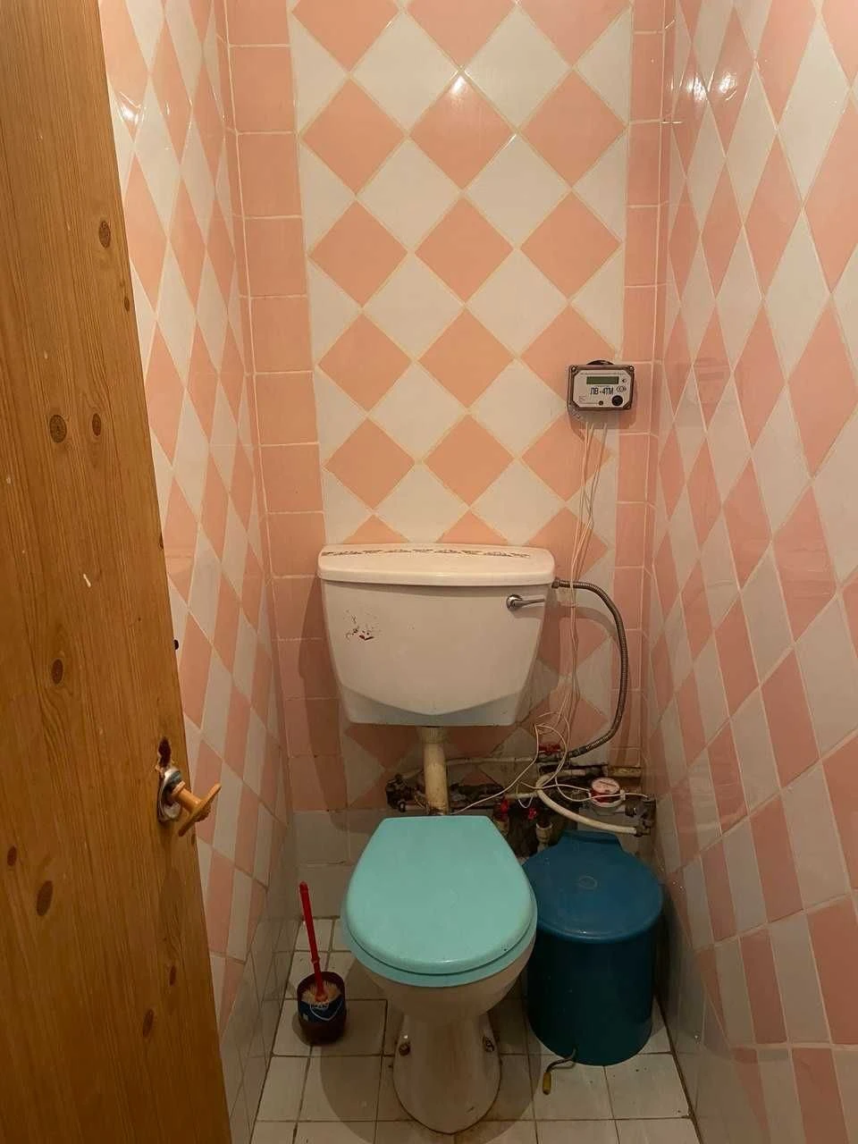 Продам 2 кім.кв. пр-т Аерокосмічний