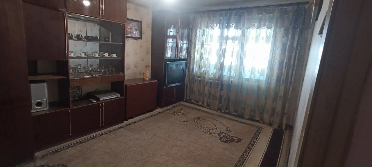For Sale 1-bedroom apartment near Induztrialna metro station