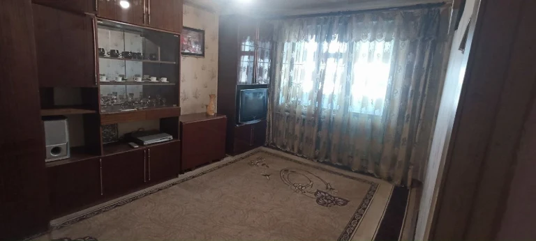 For Sale 1-bedroom apartment near Induztrialna metro station