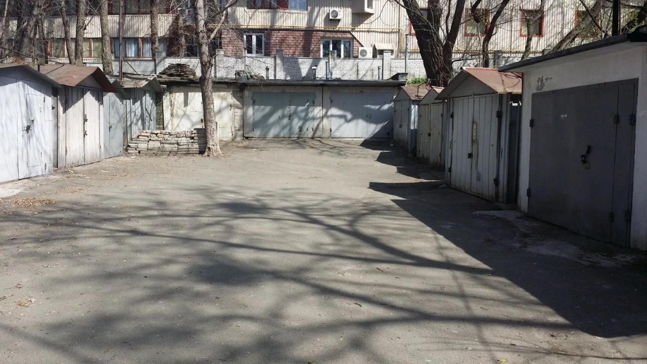 Терміново! Продам капітальний бетонний гараж в Шевченківсько