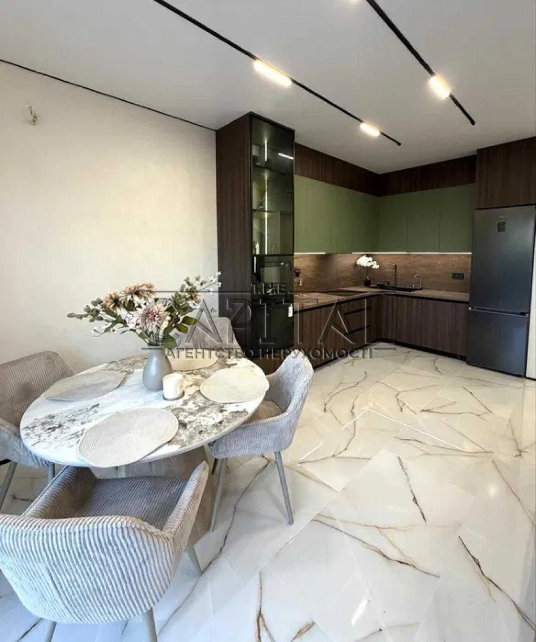 Продаж таунхауса Осокорки Київ 120 м2 2 сотки 2 паркомісця в