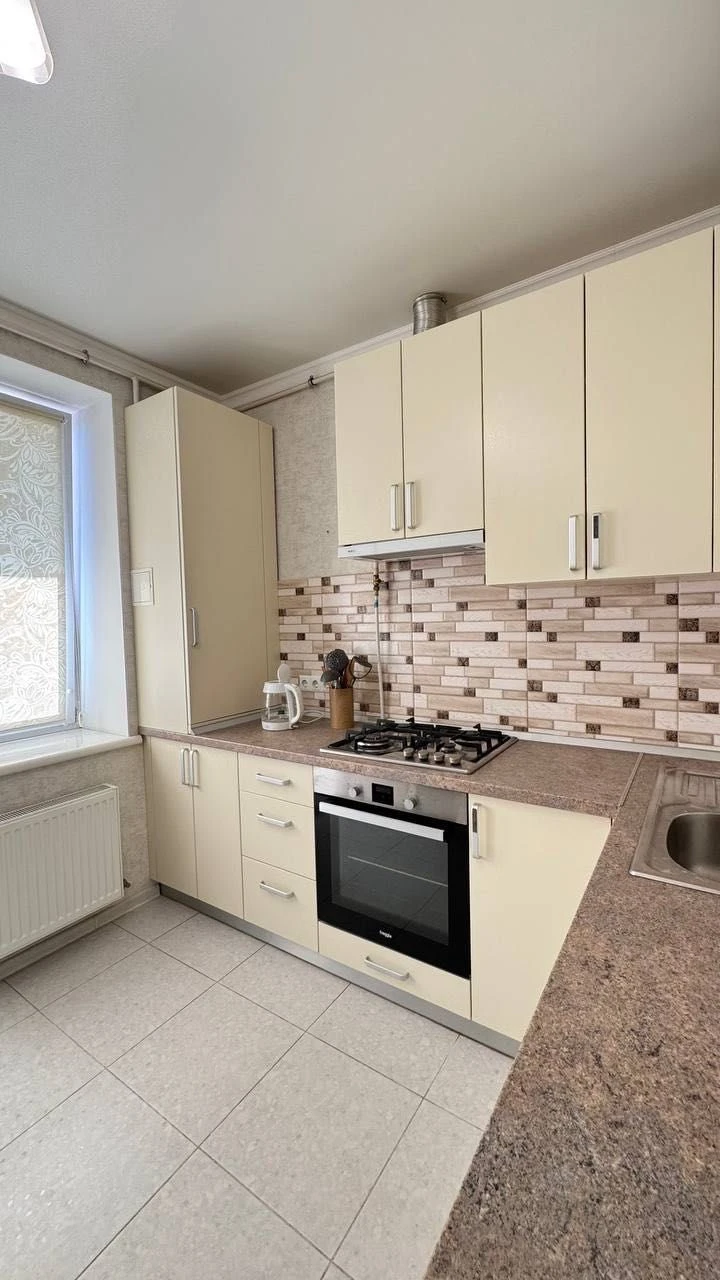Продается 1-комнатная квартира 35 м², в кирпичном доме на