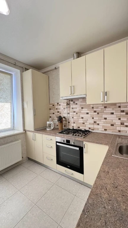 Продается 1-комнатная квартира 35 м², в кирпичном доме на