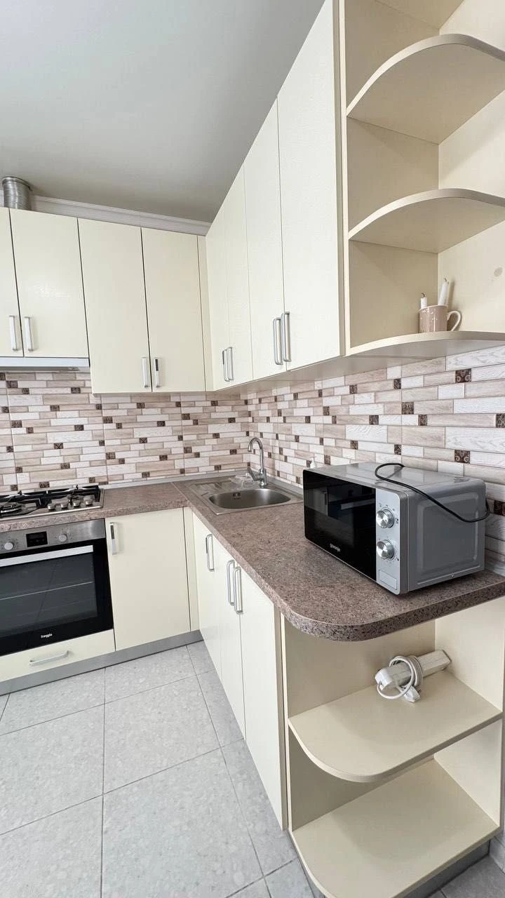 Продается 1-комнатная квартира 35 м², в кирпичном доме на